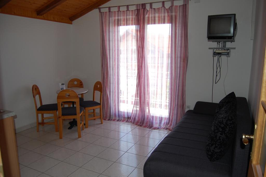 Apartments Bojanic Vodice Room photo